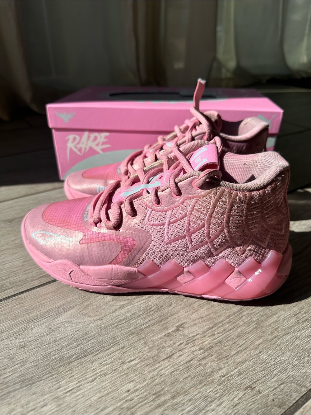 Puma MB .01 Iridescent Basketball Sneakers Shoes Junior Size 6 (Women’s size 8)
